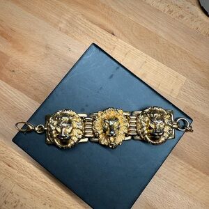 Gucci Gold color Lion Head Bracelet